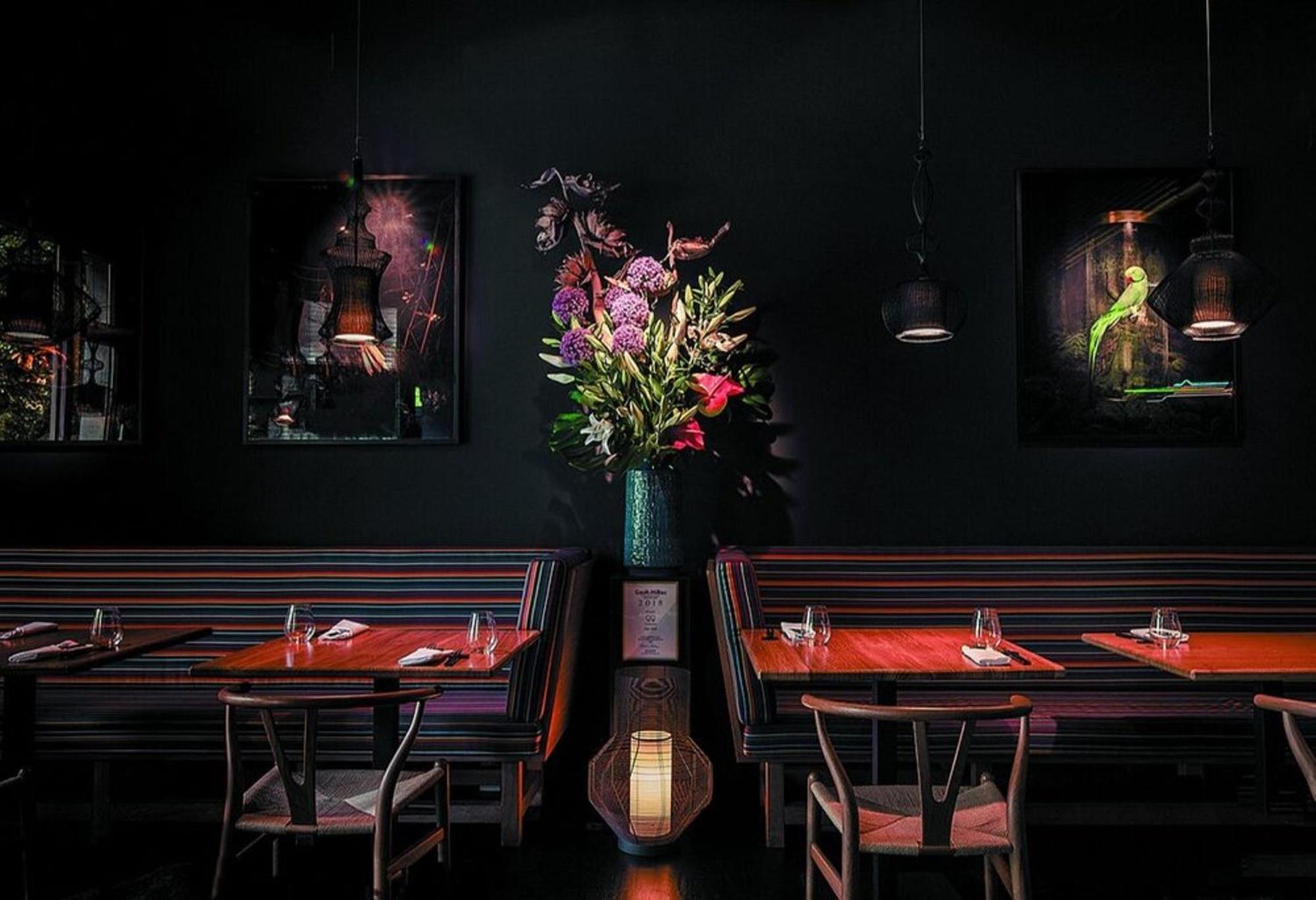 Oomph 3br With Light Tones And Artwork Berlin
